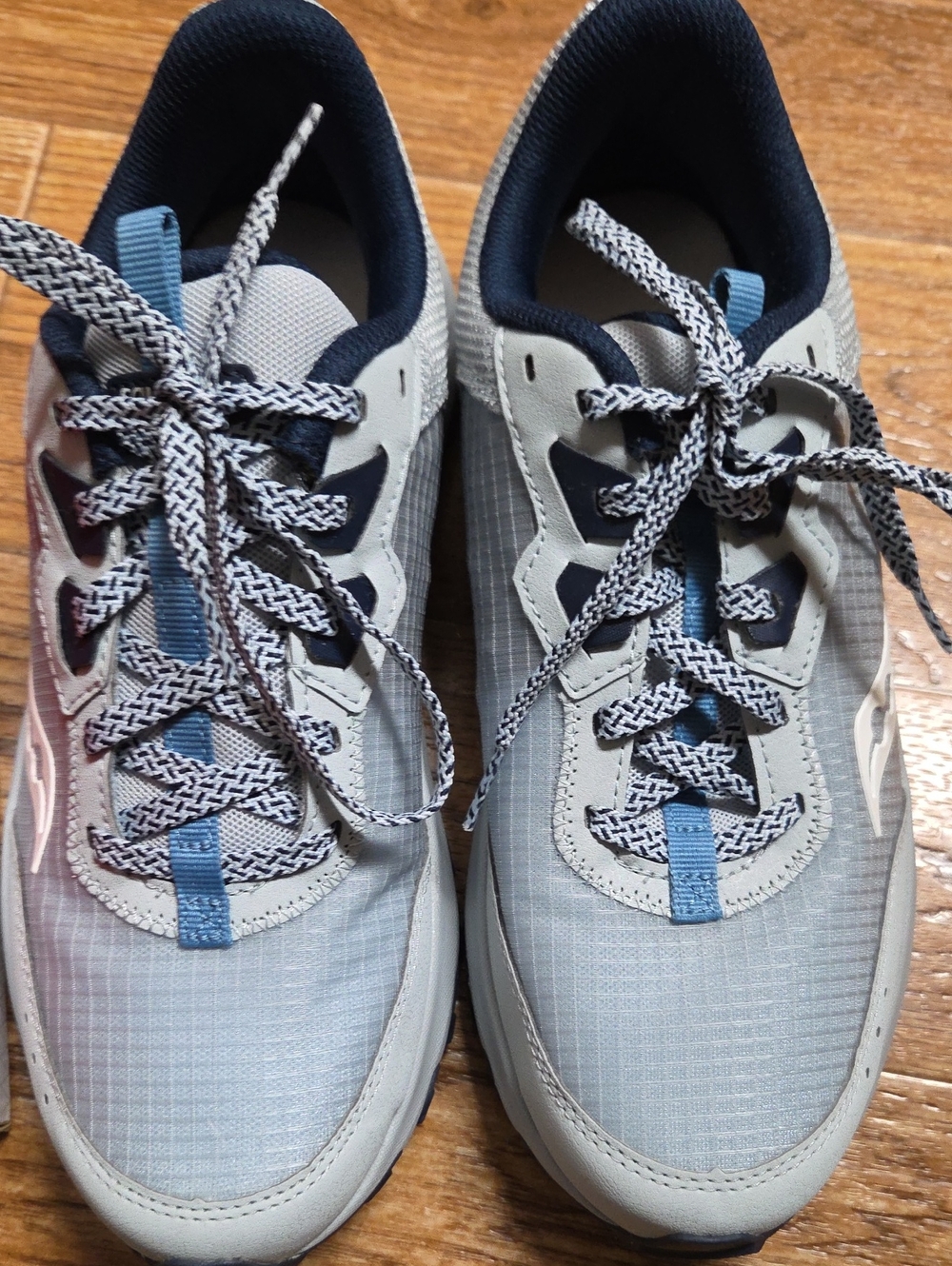 Ladies Sneakers Size 9.5W